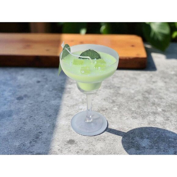 New Large Green Lime Cocktail Margarita Candle Home Decor Gift Mother Birthday - Picture 1 of 2